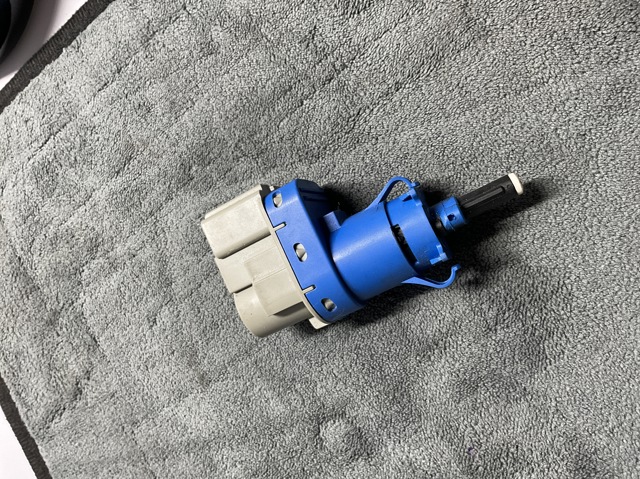 Датчик включення стопсигналу 8T4T96854AA FORD