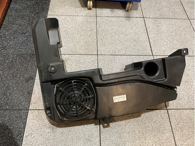 Динамік задньої полиці 8T8035382 VAG
