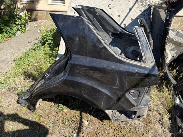Крило заднє ліве A1646300707 MERCEDES