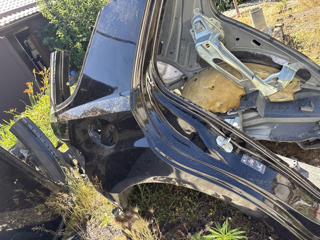 Крило заднє праве A1646300807 MERCEDES