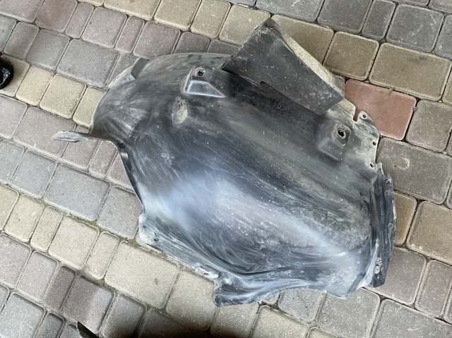 Підкрилок переднього крила, правий задній A1648841022 MERCEDES