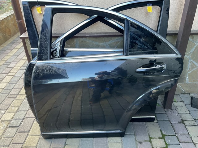 Двері пасажирськи задні ліві A2217300505 MERCEDES