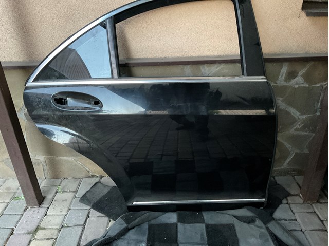 Двері задні в зборі A2217300605 MERCEDES