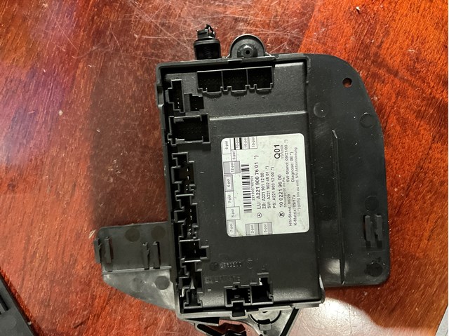 Блок комфорту передніх дверей A2219007601 MERCEDES