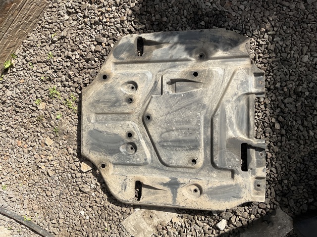 Захист піддона двигуна A2515240730 MERCEDES