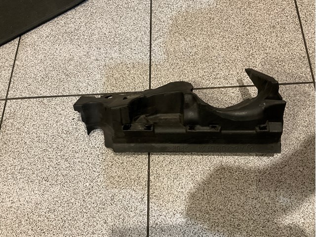 Кришка двигуна декоративна A6420160724 MERCEDES
