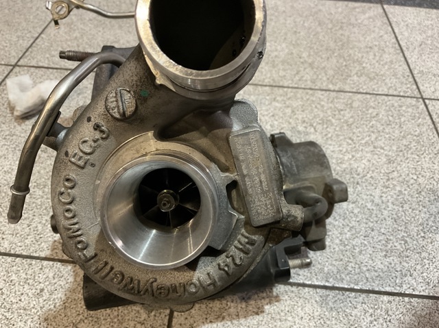 Турбокомпресор AH2Q6K682AF LAND ROVER