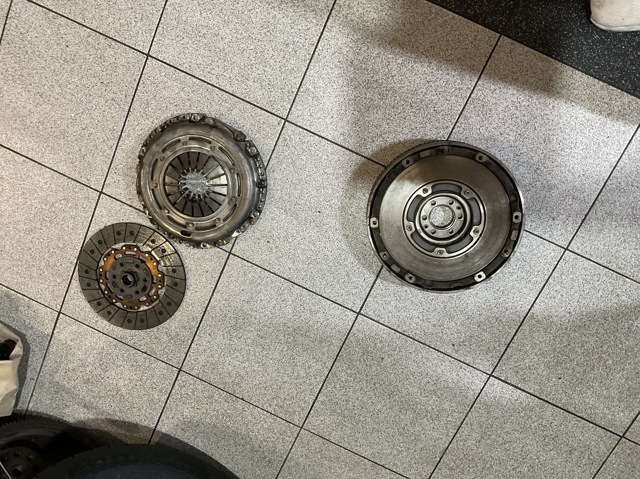 Маховик двигуна AV616477CF FORD