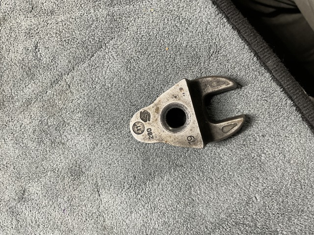 Тримач форсунки дизельної AV6Q9L535AA FORD