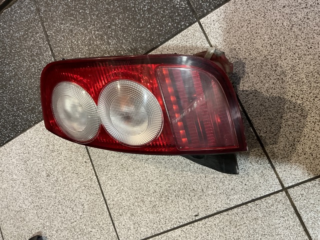 Ліхтар задній правий B6550AX720 NISSAN