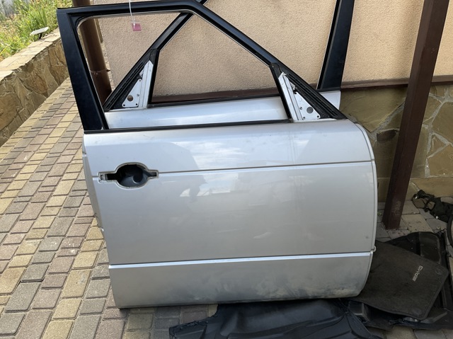 Пасажирські передні двері BDA760062 LAND ROVER