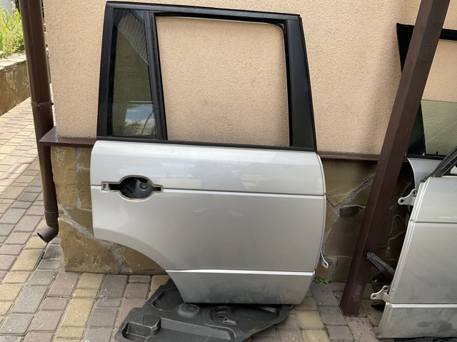 Двері задні в зборі BFA760061 LAND ROVER