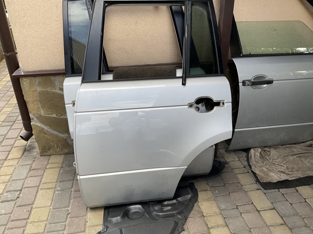 Двері задні BFA760071 LAND ROVER