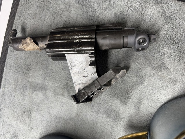 Форсунка омивача фари передньої, правої BM5113L014AC FORD