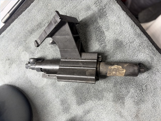 Форсунка омивача фари передньої, лівої BM5113L015AC FORD