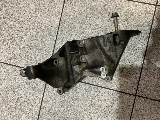 Кріплення генератора CPLA10239AB LAND ROVER