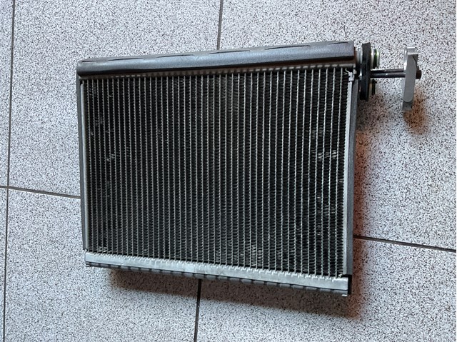Радіатор опалювача салону JQB500010 LAND ROVER