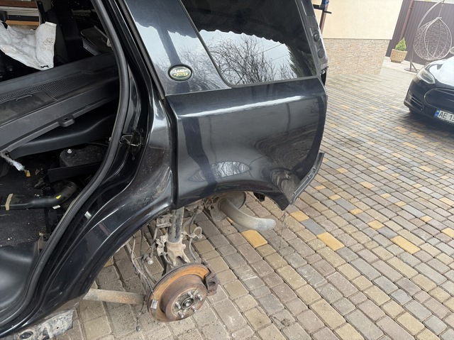 Крило заднє ліве LR000779 LAND ROVER