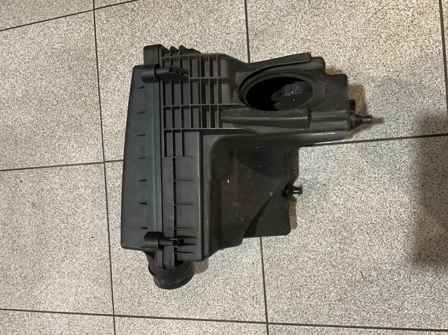 Корпус повітряного фільтра LR006073 LAND ROVER