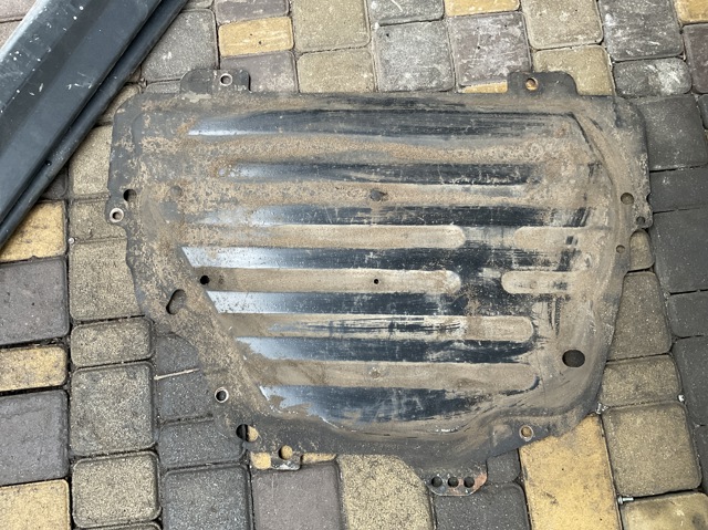 Захист піддона двигуна LR006779 LAND ROVER