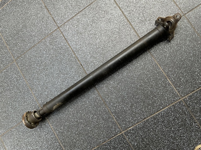 Вал карданний, передній LR007035 LAND ROVER