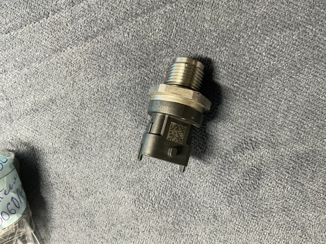 Манометри LR020693 LAND ROVER