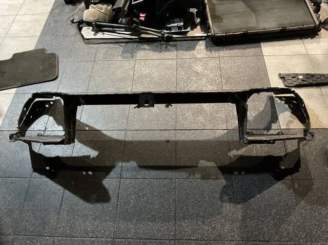 Телевізор верхній LR022102 LAND ROVER