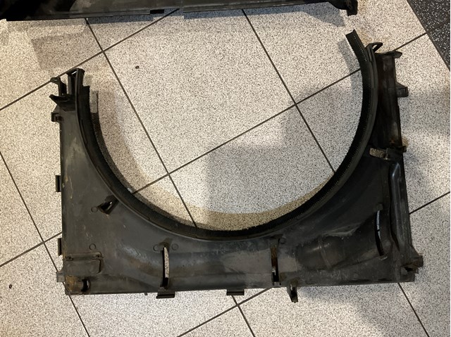 Дифузор радіатора охолодження, нижній PGK500292 LAND ROVER