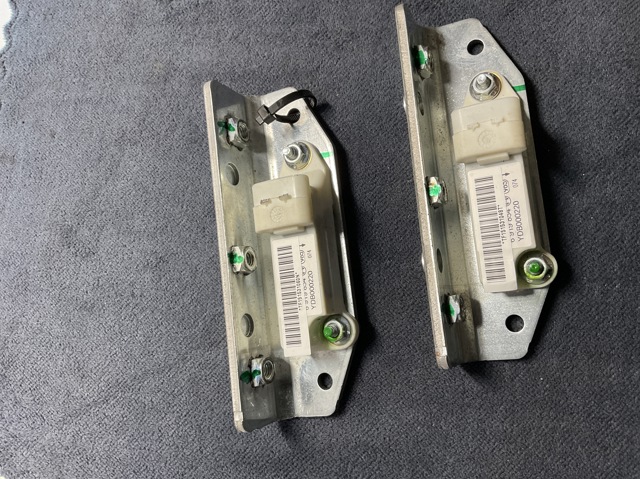 Датчик Айрбег передній YDB000220 LAND ROVER