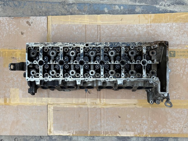 Головка блоку циліндрів 11128507561 BMW