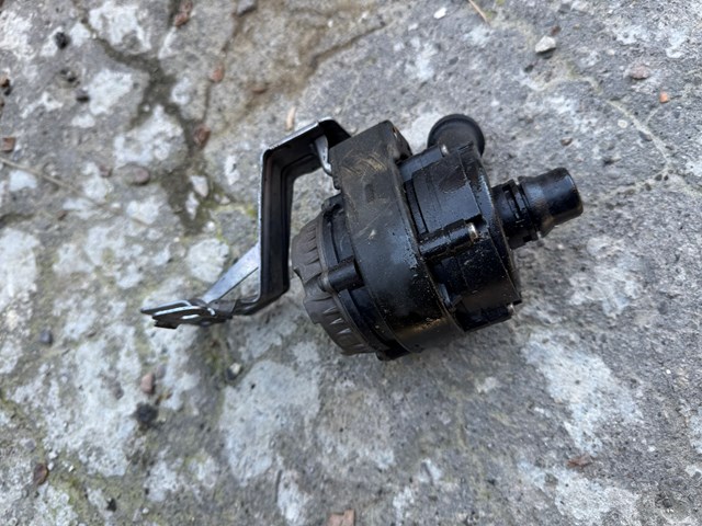 Водяний насос охолодження електро додатковий 11518638238 BMW