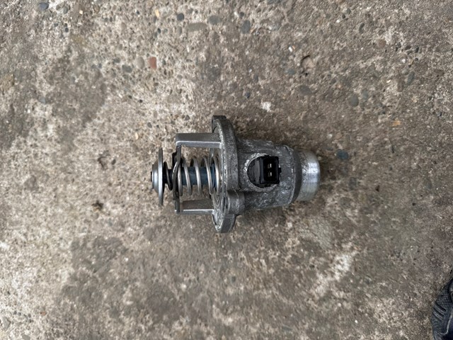 Водяна помпа термостата 11537586885 BMW