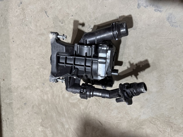 Корпус термостата 11539468426 BMW