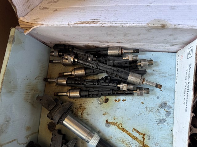 Форсунка паливна 13647639994 BMW