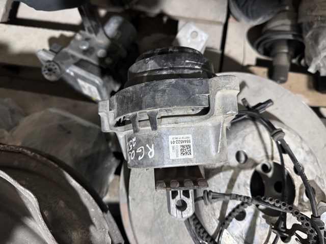 Права подушка мотора 22119844522 BMW