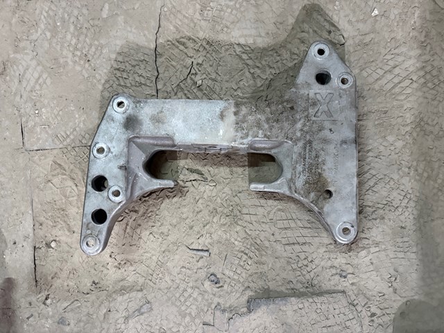 Кріплення коробки передач 22326796016 BMW