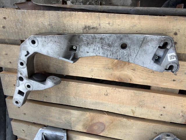 Кріплення коробки передач 22328486998 BMW