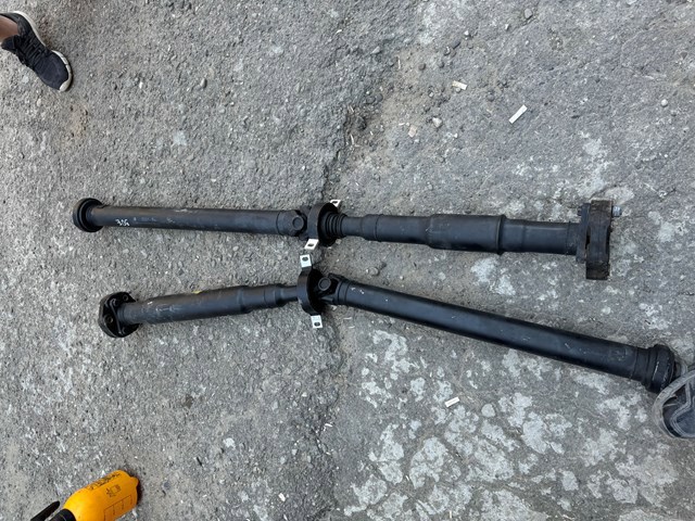 Вал карданний задній 26108857623 BMW