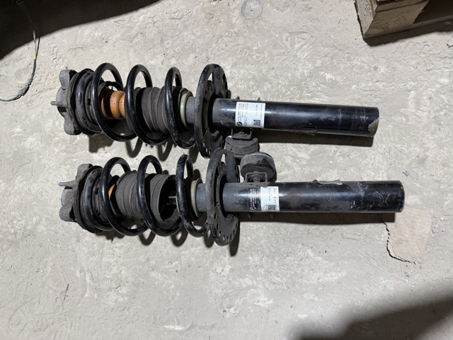 Стійка передня, ліва 31306880605 BMW