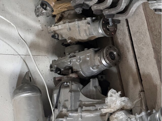 Редуктор колісний моста переднього 31508488202 BMW