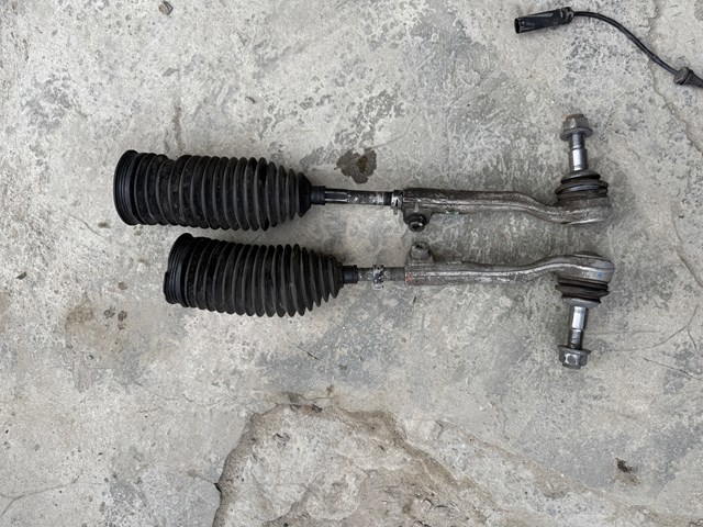 Тяга рульова в зборі, права 32104A01667 BMW