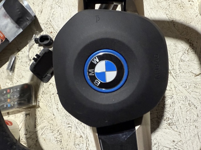 Подушка Айрбег водія 32205A607C0 BMW