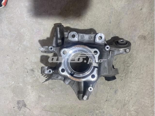 Цапфа поворотна права 33306866336 BMW