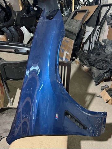 Переднє праве крило 41007930972 BMW
