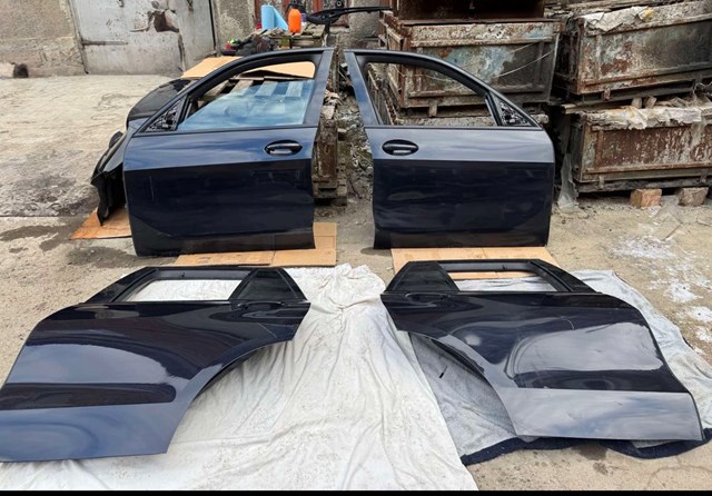 Двері передні, ліві 41518738551 BMW