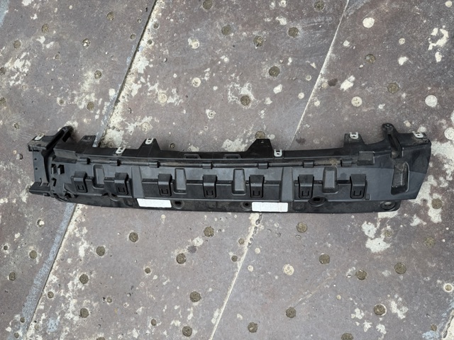 Кронштейн бампера заднього, центральний 51128065139 BMW