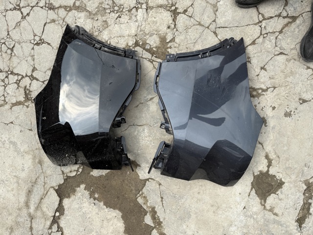Ікло заднього бампера праве 51128498990 BMW