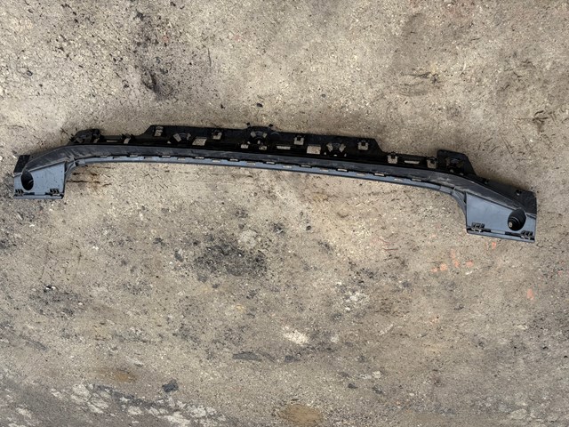 Кронштейн бампера заднього, центральний 51128737046 BMW