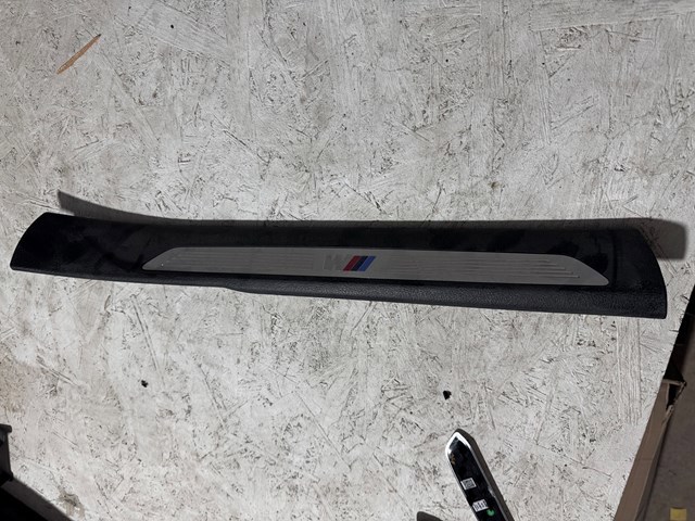 Накладка дверного порога внутрішня, передня ліва 51477329463 BMW