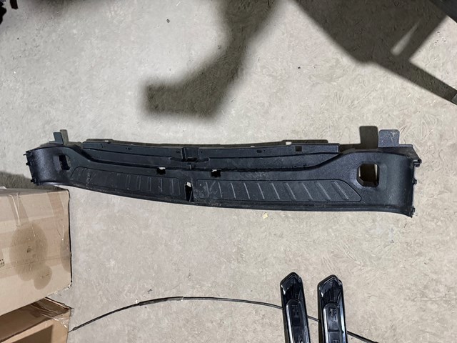 Накладка перегородки 51487396611 BMW